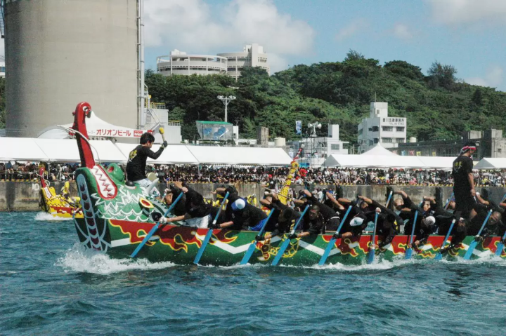 Enjoy the traditional Naha Hari boat race! After the thrilling experience, stop by Sports Depot Ameku store for duty-free shopping and great deals!