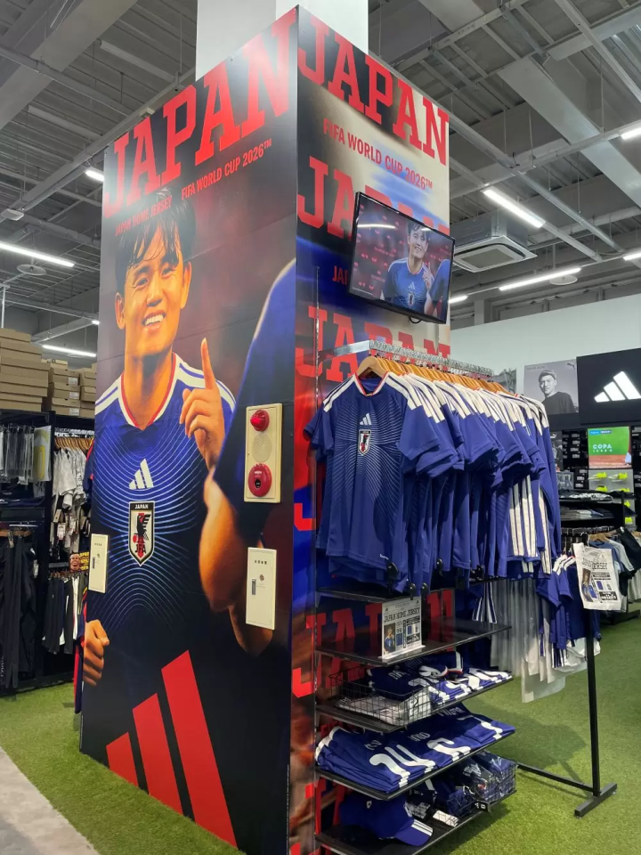 Enjoy the traditional Naha Hari boat race! After the thrilling experience, stop by Sports Depot Ameku store for duty-free shopping and great deals!