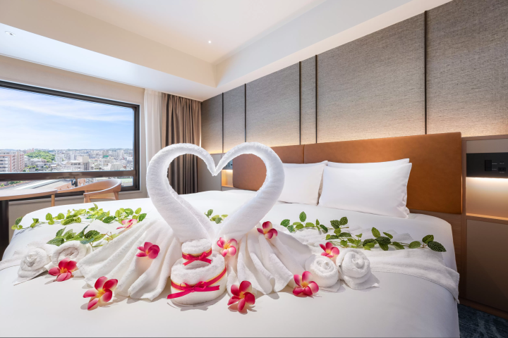 【記念日STAY】沖縄 那覇で過ごす、スワンのタオルアートで彩る宿泊プラン登場