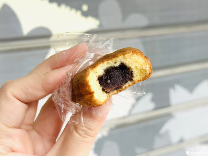 「三鳩堂」的人形燒，拿到的時候還熱熱的