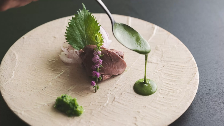 お食事処や茶房では熱海の食材を堪能できる