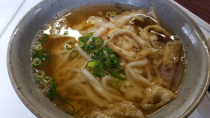 何不尝尝鸣门的灵魂美食“鸣人乌冬面”呢？
