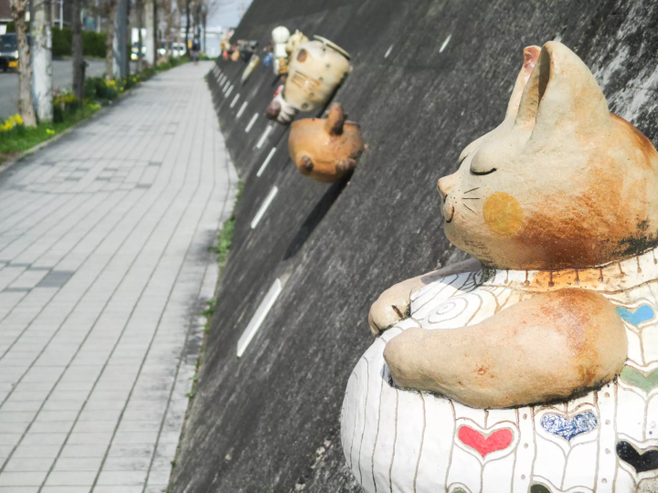 巨大招き猫とレトロな路地を撮る！常滑「やきもの散歩道」フォトジェニック巡り