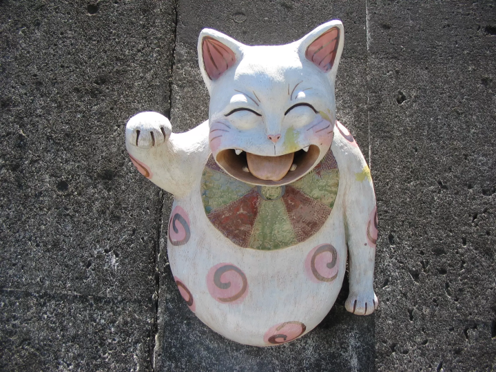 巨大招き猫とレトロな路地を撮る！常滑「やきもの散歩道」フォトジェニック巡り