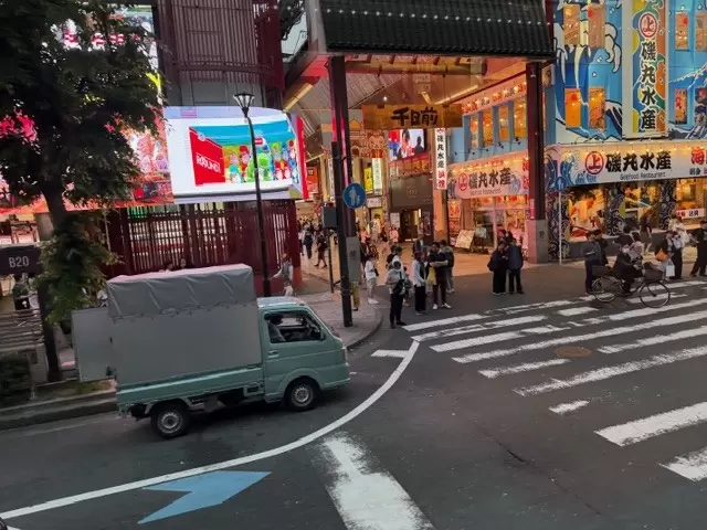 [Osaka Sightseeing Bus Tour] Enjoy 360° views of Osaka from an open-top bus!
