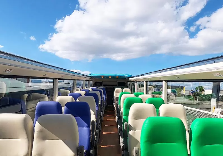 [Osaka Sightseeing Bus Tour] Enjoy 360° views of Osaka from an open-top bus!