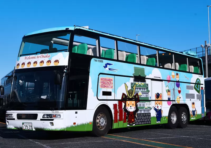 [Osaka Sightseeing Bus Tour] Enjoy 360° views of Osaka from an open-top bus!