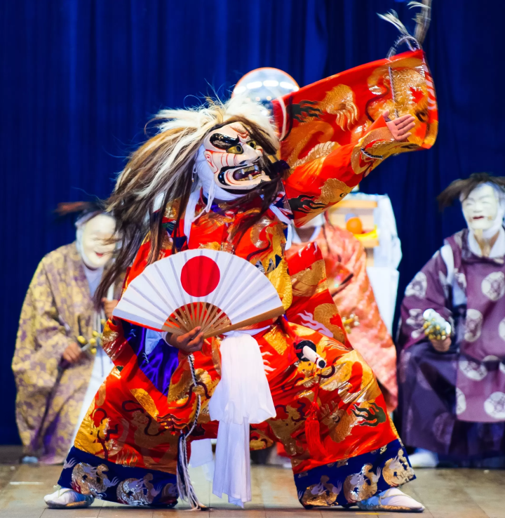 【由布院】沉醉於傳統舞蹈的魅力！每月兩場定期上演的「神樂」表演，讓您盡情享受歡樂。