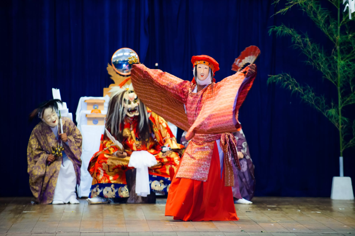 【由布院】沉醉於傳統舞蹈的魅力!每月兩場定期上演的「神樂」表演,讓您盡情享受歡樂。