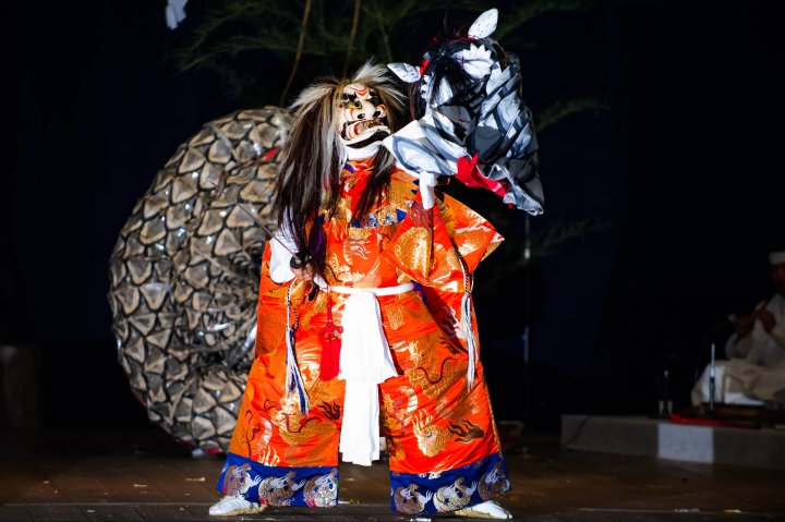 【由布院】沉醉於傳統舞蹈的魅力!每月兩場定期上演的「神樂」表演,讓您盡情享受歡樂。