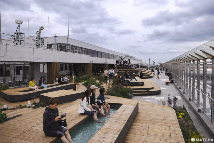成田機場展望台新增了足湯區
