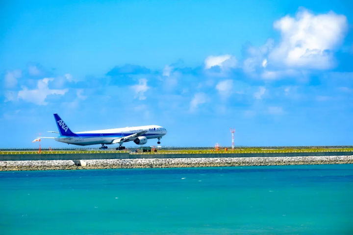 Okinawa airplane