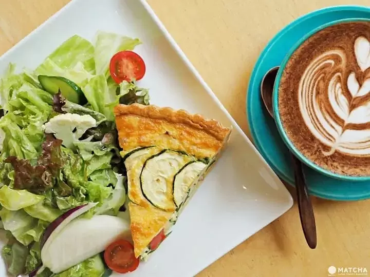 Karuizawa Breakfast: Relax at Natural Cafeina