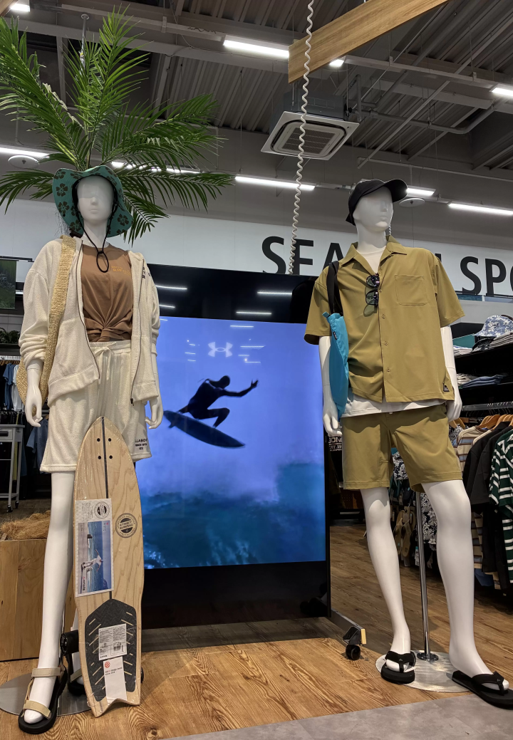 想提前感受沖繩的夏日風情嗎？那就來那霸的Sports Depot吧！這裡有免稅的船舶用品和體育用品。