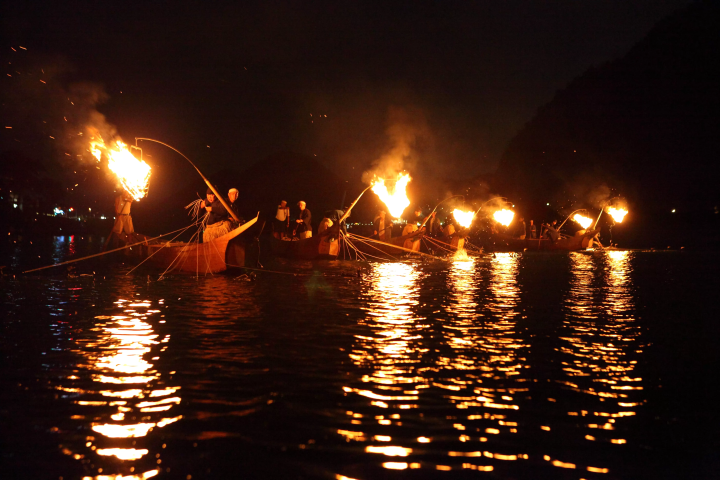 【岐阜】夏の夜の長良川を楽しみつくす！伝統の鵜飼いと絶品鮎料理、長良川夜市を巡る充実の旅