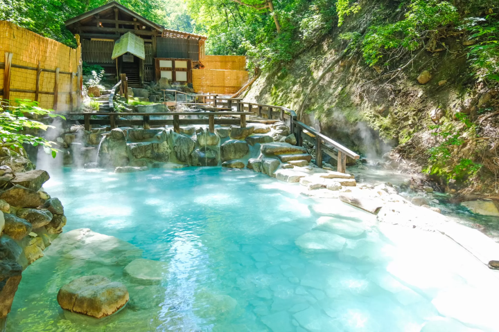 【山形，藏王】泡完溫泉後神清氣爽！推薦一日遊溫泉和住宿，體驗東北酸性最強的硫磺溫泉。