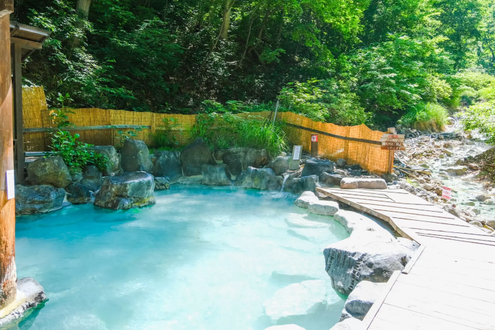 【山形，藏王】泡完溫泉後神清氣爽！推薦一日遊溫泉和住宿，體驗東北酸性最強的硫磺溫泉。