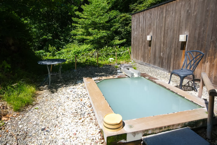 【山形，藏王】泡完溫泉後神清氣爽！推薦一日遊溫泉和住宿，體驗東北酸性最強的硫磺溫泉。