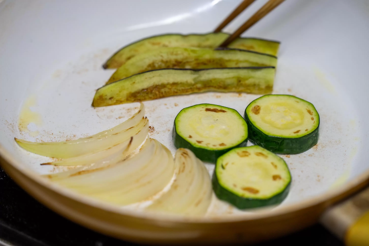 [Recipe Included] Enjoy Nagoya even after your trip: A guide to using white soy sauce, Mikawa mirin, and soybean miso paste.