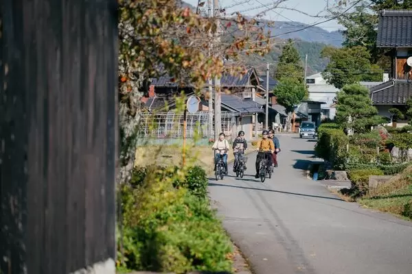 Uwari Cycling Adventure: A cycling experience through the rural landscapes of Fukui.