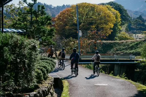 Uwari Cycling Adventure: A cycling experience through the rural landscapes of Fukui.