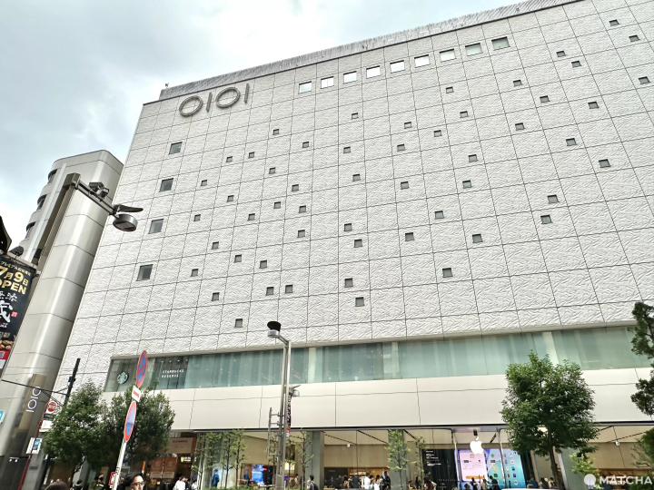 新宿丸井百貨本館外觀(東口)