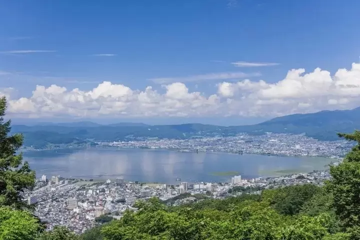 Lake Suwa in Nagano