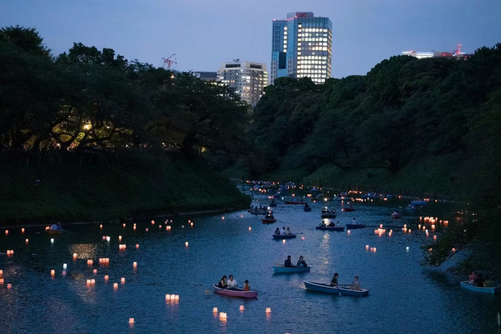 Chidorigafuchi Floating Lantern Festival