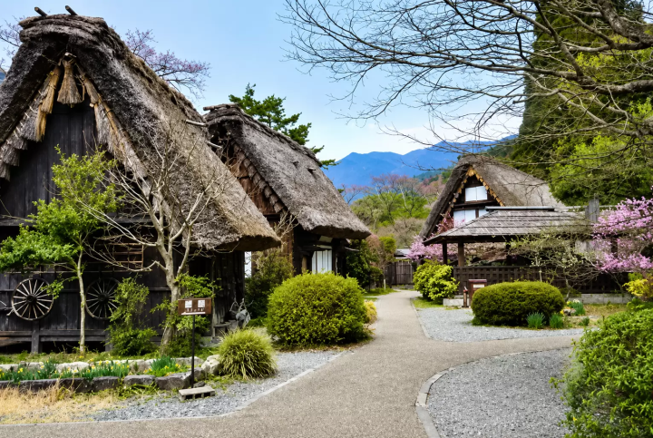 [2027年2月]下吕温泉合掌村冬季灯光秀