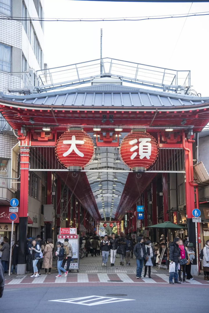 It's said to be the most vibrant shopping street in Japan, with a wide variety of shops ranging from underground to mainstream. It's also known as a "hodgepodge shopping street."