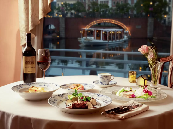 Huis Ten Bosch Halloween Wine Festival