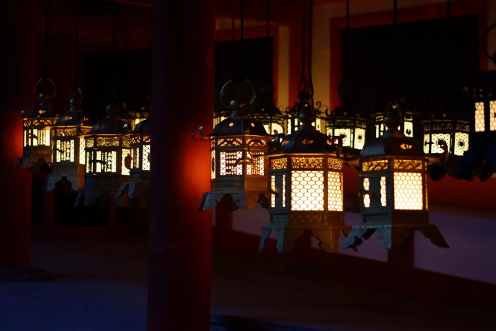 Kasugataisha Chugen Mantoro Lantern Festival