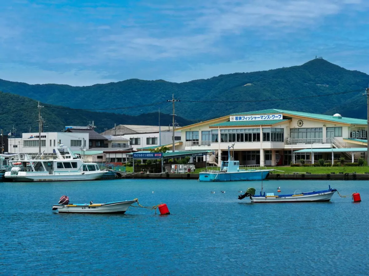 【小浜市】享受清爽的游船之旅,欣赏令人叹为观止的悬崖美景:“索托门游船”