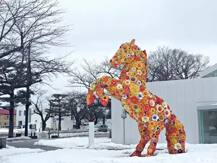 Winter Day-Trip to Towada: Art, Waterfalls, Aomori Cuisine