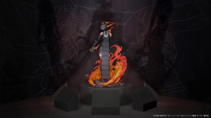 Chainsaw Man Life-Size Bomb Figure