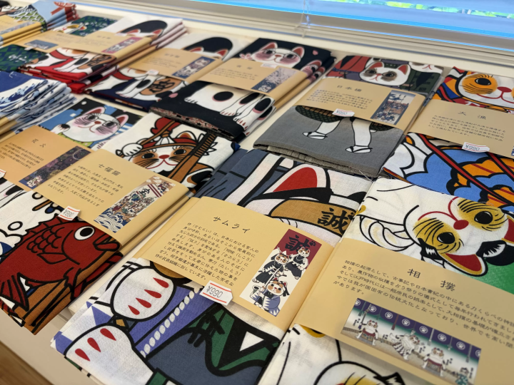 ผ้าเช็ดมือเทนุกุย (ผ้าเช็ดมือญี่ปุ่น) ลาย แมวกวัก แบบญี่ปุ่นแท้ๆ ราคา 990 เยน (รวมภาษีแล้ว)