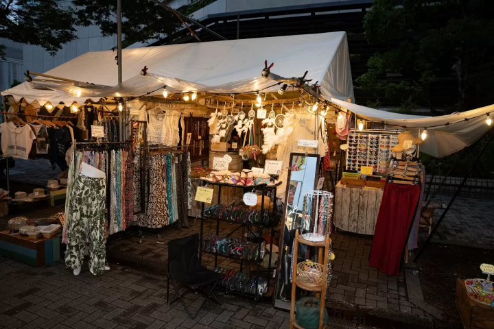 Tokyo Night Market Shopping Vendors