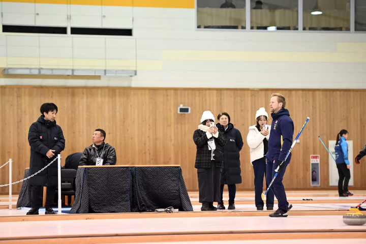 來輕井澤長野縣觀賞體驗冰壺比賽吧!門票現已開售。