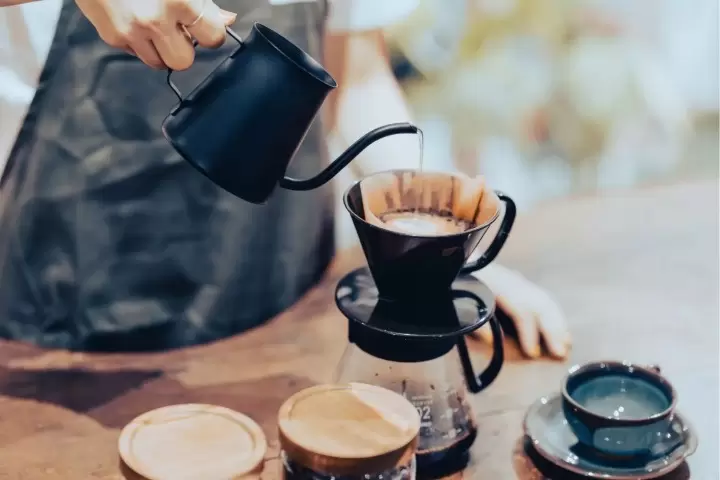 10 Best Cafes in Gaienmae, Tokyo: Breakfast and Solo Spots