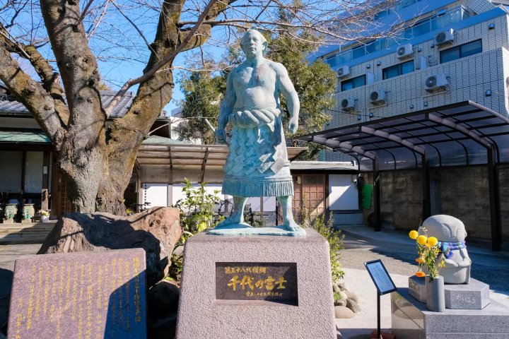 千代之富士像