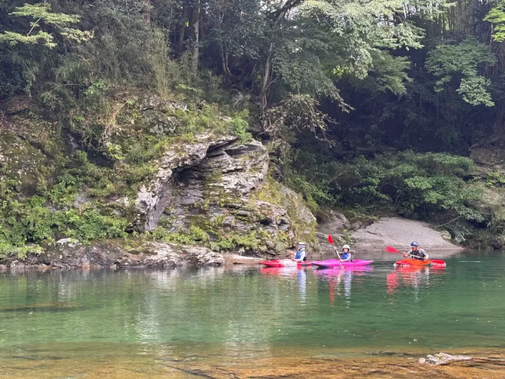 [จังหวัดมิเอะ จังหวัด เมืองมัตสึซากะ] สัมผัสประสบการณ์พายเรือแคนู แม่น้ำคุชิดะ ที่ซึ่งคุณจะได้เชื่อมต่อกับธรรมชาติและประวัติศาสตร์