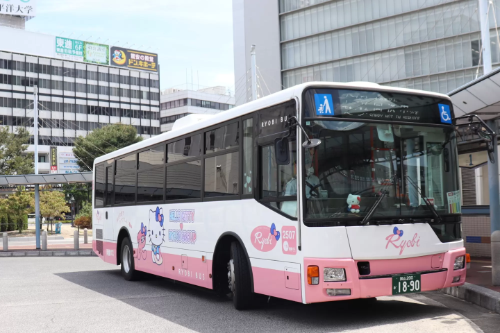 오카야마 에서 " 헬로키티 (Hello Kitty) 버스"를 타는 방법 안내 | JR 오카야마 역에서 타마노/ 우노 항구 까지