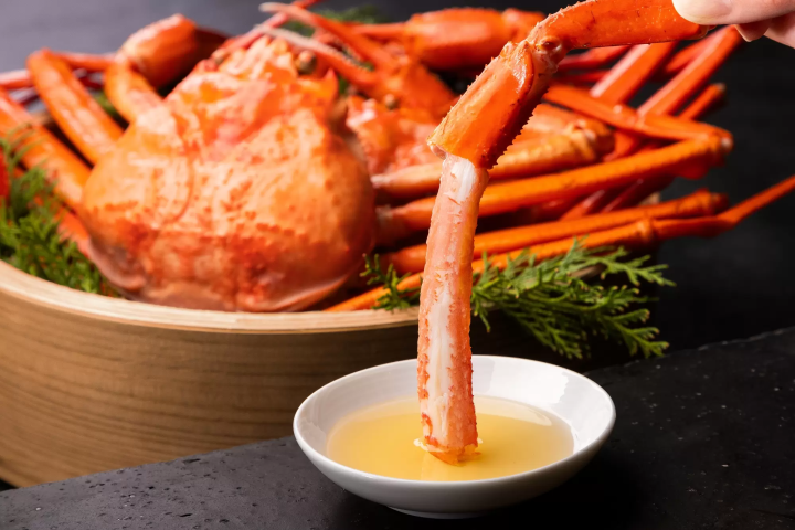 The hugely popular "All-You-Can-Eat Crab and Winter Delicacies Fair," which sells out every year, will be held for a limited time.