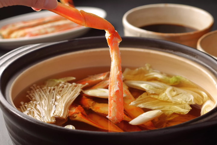 The hugely popular "All-You-Can-Eat Crab and Winter Delicacies Fair," which sells out every year, will be held for a limited time.