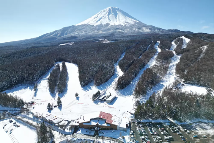 Fujiten Snow Resort: Skiing with Mt. Fuji Views in Kawaguchiko