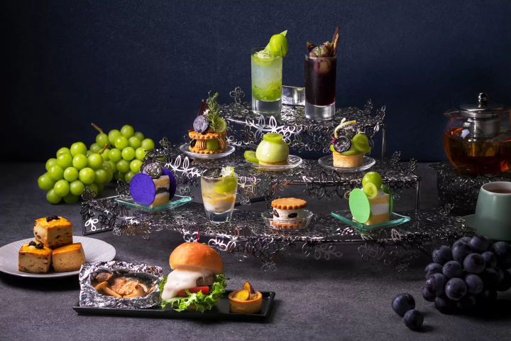 [Odaiba] Afternoon tea featuring Yamanashi Prefecture 's Shine Muscat grapes, with stunning views of Tokyo Bay.