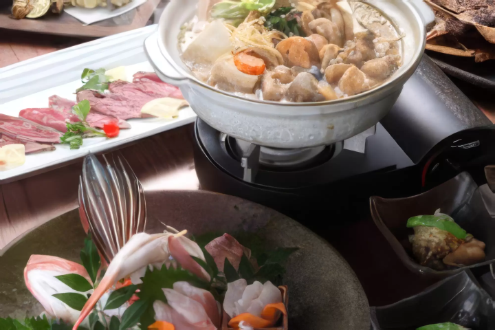 Akebono，位於牛窗岡山的海濱旅館兼投影映射咖啡館。