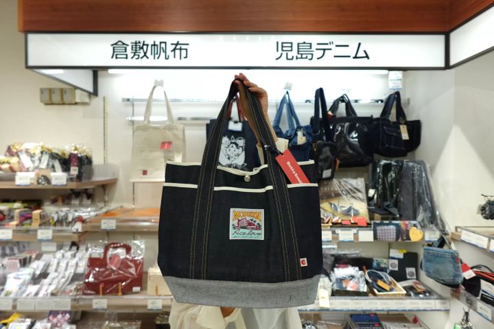 Okayama Momotaro Airport Souvenir Guide | Including Goshoin), Kibi Dango (Kibi Dango), and alcoholic beverages from duty-free shops.