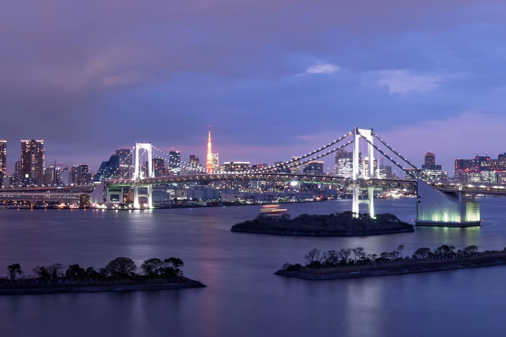 [东京，台场] 在东京台场希尔顿酒店自助餐厅，您可以欣赏到东京湾的壮丽景色，并品尝到冬季美食！